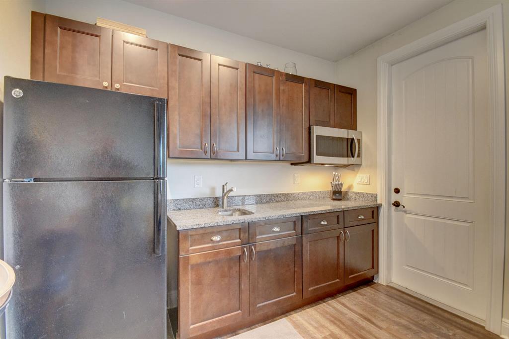 SADDLE TRAIL PARK OF WELL - Residential