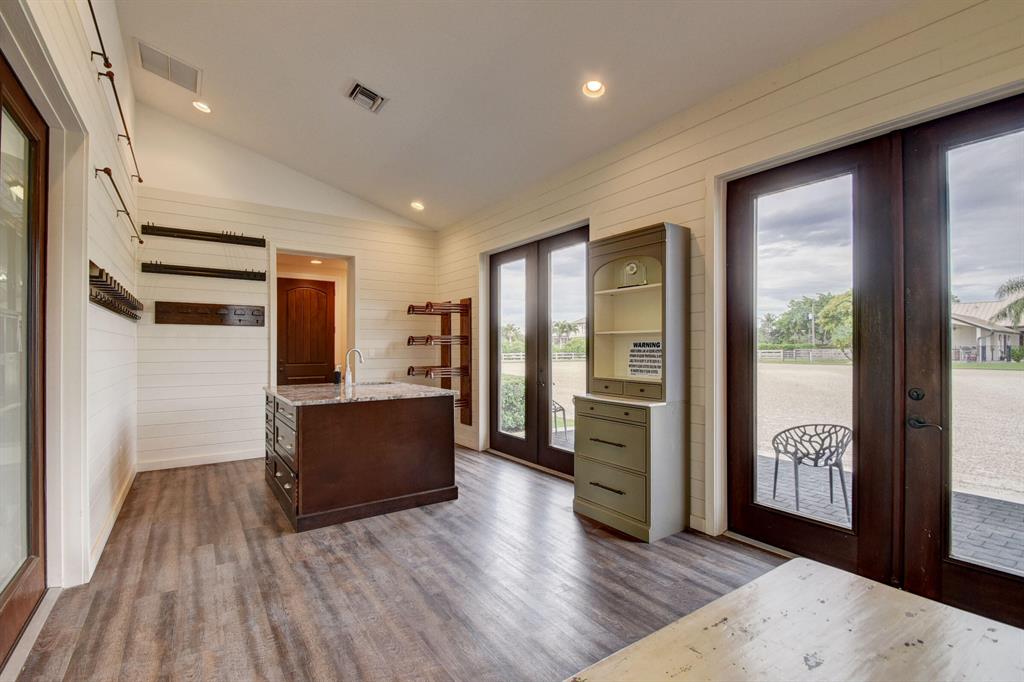 SADDLE TRAIL PARK OF WELL - Residential