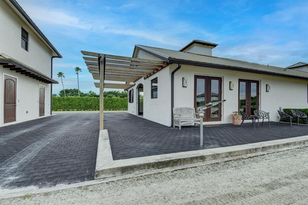 SADDLE TRAIL PARK OF WELL - Residential