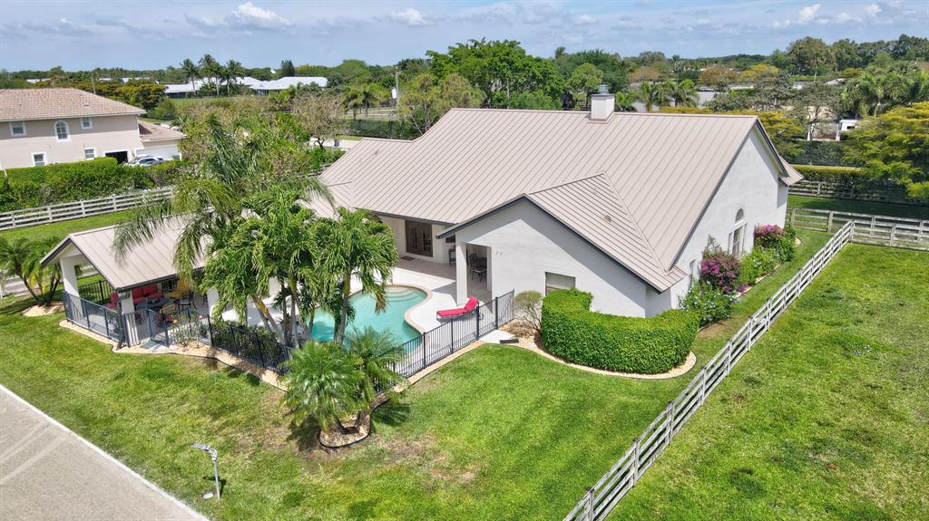 SADDLE TRAIL PARK OF WELL - Residential