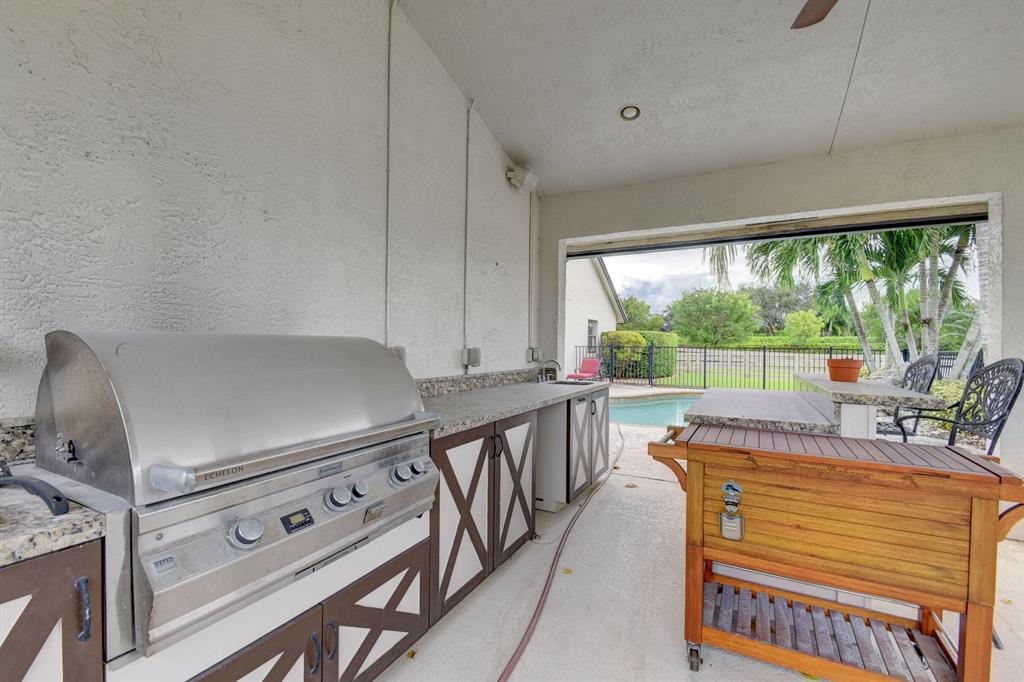 SADDLE TRAIL PARK OF WELL - Residential