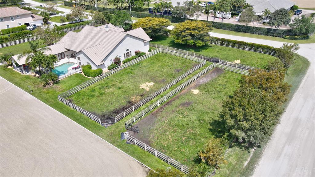 SADDLE TRAIL PARK OF WELL - Residential