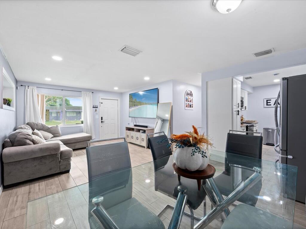421 W 33 Street