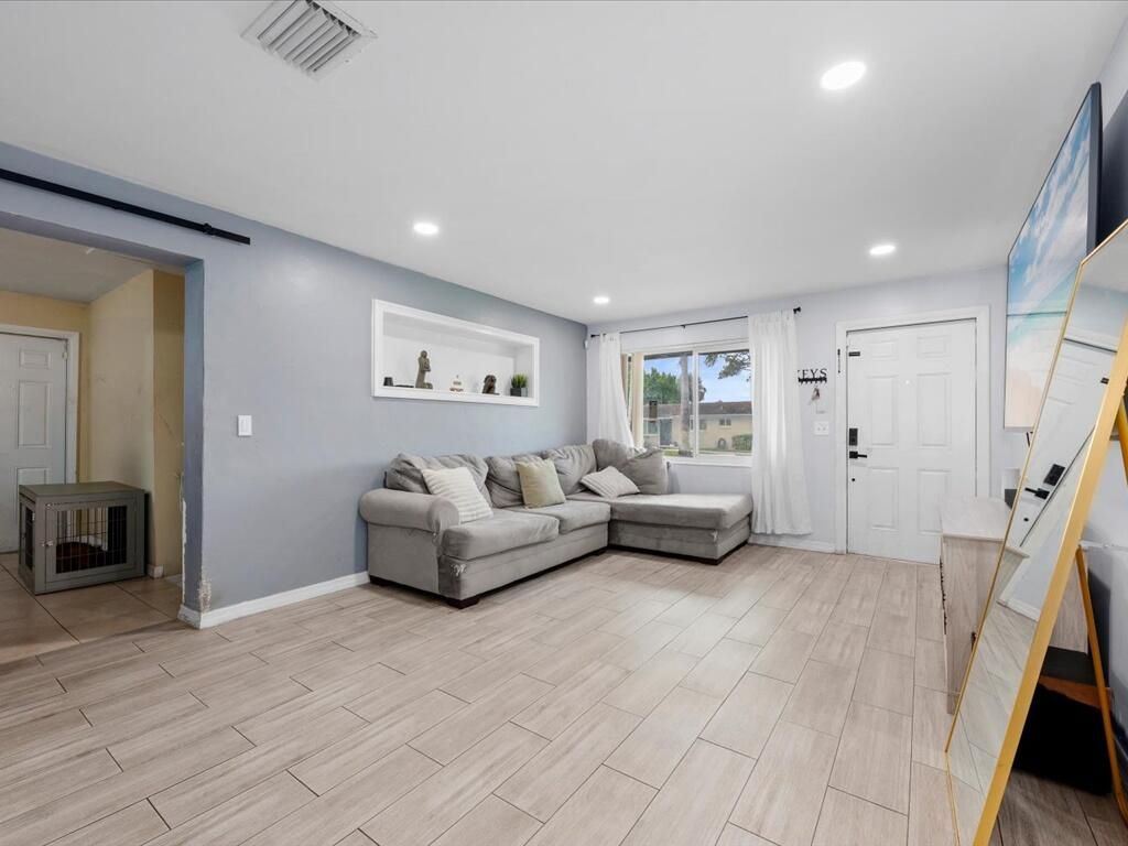 Photo of 421 W 33 Street, West Palm Beach, FL 33404 (MLS # R11129720)