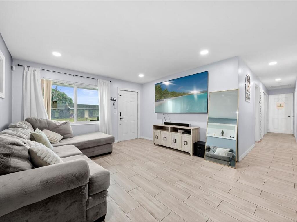 Photo of 421 W 33 Street, West Palm Beach, FL 33404 (MLS # R11129720)