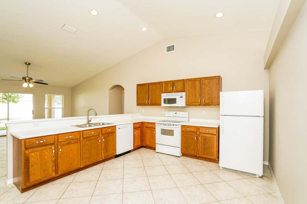 Photo of 549 SE Crosspoint Drive, Port Saint Lucie, FL 34983 (MLS # R10951502)