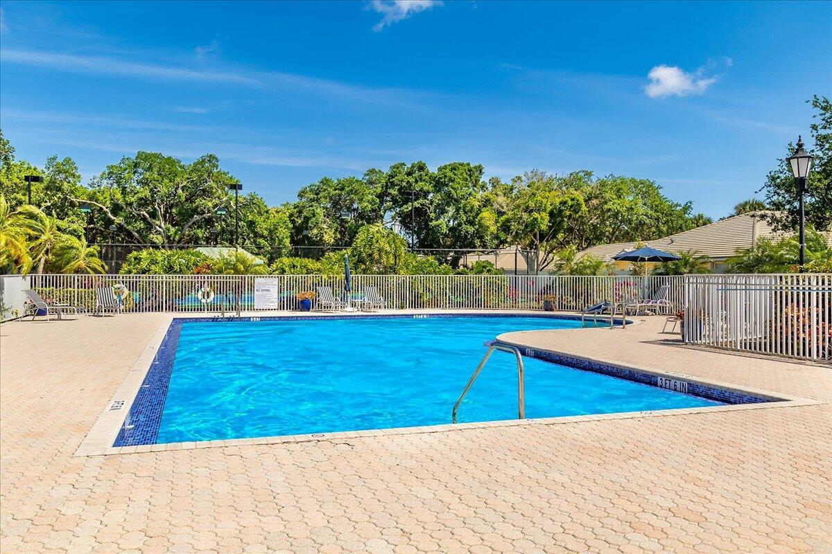 GARDEN OAKS SOUTH - Residential Lease