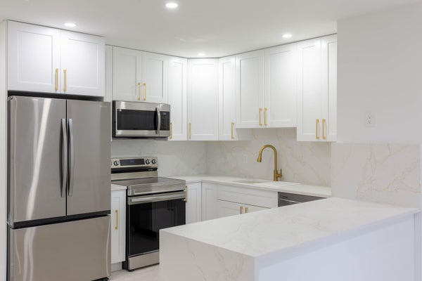 31 NE 28TH CT, WILTON MANORS, FL 33334 - Image af1f6bfac31fef4ada2f9f42d6f02887/3553062689