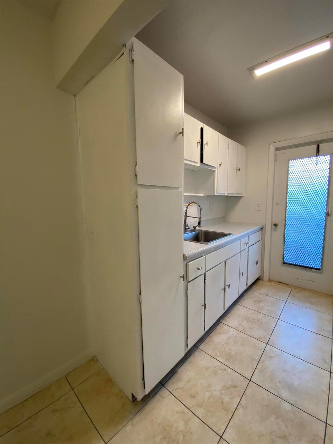 SOUTH SIDE PARK - Residential Lease