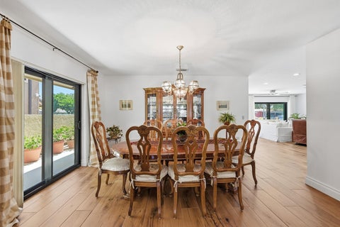 Tiny photo for 370 SE 13th Avenue, Pompano Beach, FL 33060 (MLS # B26047585)