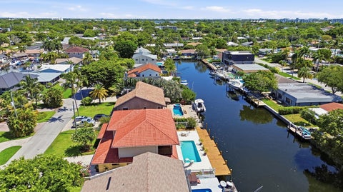 Tiny photo for 370 SE 13th Avenue, Pompano Beach, FL 33060 (MLS # B26047585)