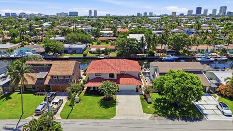 Tiny photo for 370 SE 13th Avenue, Pompano Beach, FL 33060 (MLS # B26047585)