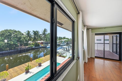 Tiny photo for 370 SE 13th Avenue, Pompano Beach, FL 33060 (MLS # B26047585)