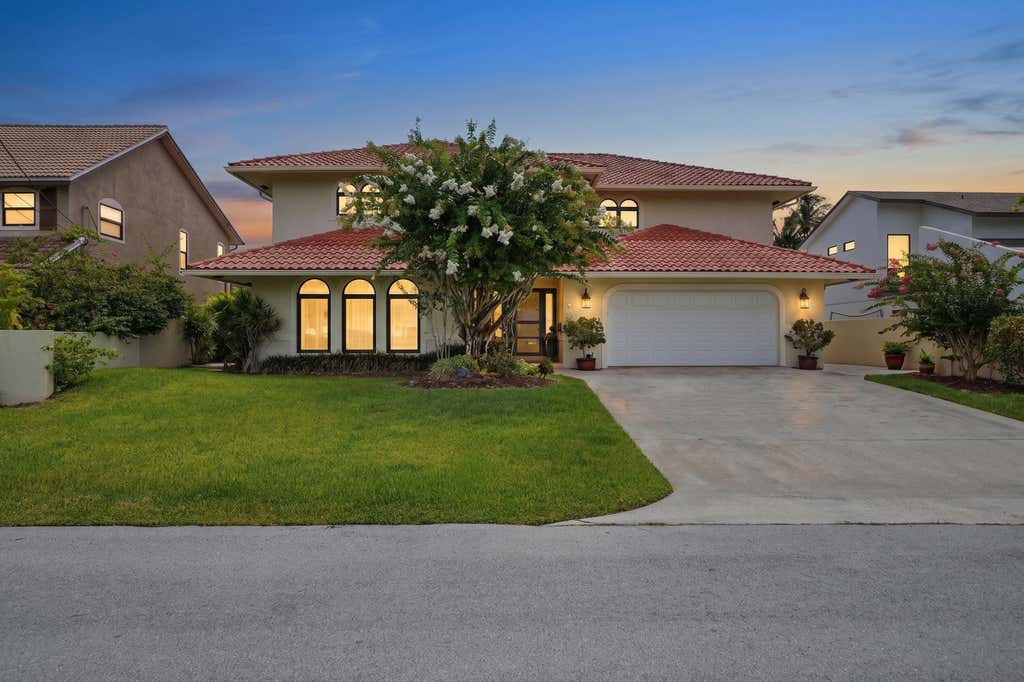 Photo of 370 SE 13th Avenue, Pompano Beach, FL 33060 (MLS # B26047585)