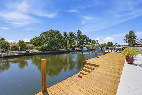 Tiny photo for 370 SE 13th Avenue, Pompano Beach, FL 33060 (MLS # B26047585)