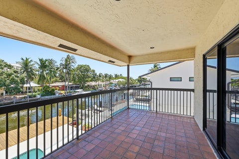 Tiny photo for 370 SE 13th Avenue, Pompano Beach, FL 33060 (MLS # B26047585)