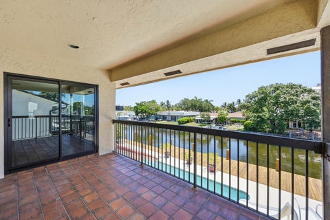 Tiny photo for 370 SE 13th Avenue, Pompano Beach, FL 33060 (MLS # B26047585)