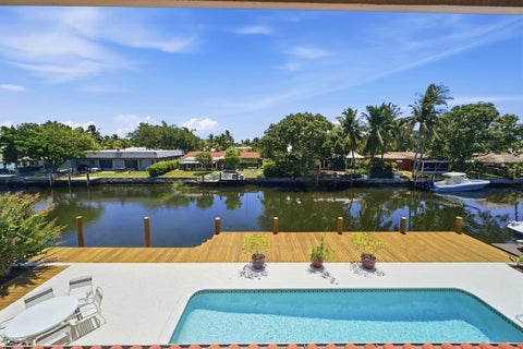 Tiny photo for 370 SE 13th Avenue, Pompano Beach, FL 33060 (MLS # B26047585)