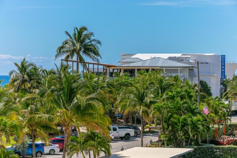 Tiny photo for 370 SE 13th Avenue, Pompano Beach, FL 33060 (MLS # B26047585)