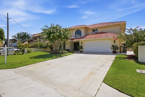 Tiny photo for 370 SE 13th Avenue, Pompano Beach, FL 33060 (MLS # B26047585)