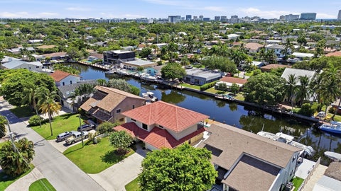 Tiny photo for 370 SE 13th Avenue, Pompano Beach, FL 33060 (MLS # B26047585)