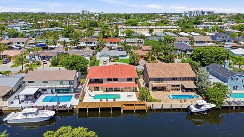 Tiny photo for 370 SE 13th Avenue, Pompano Beach, FL 33060 (MLS # B26047585)