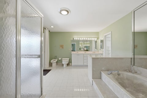 Tiny photo for 370 SE 13th Avenue, Pompano Beach, FL 33060 (MLS # B26047585)