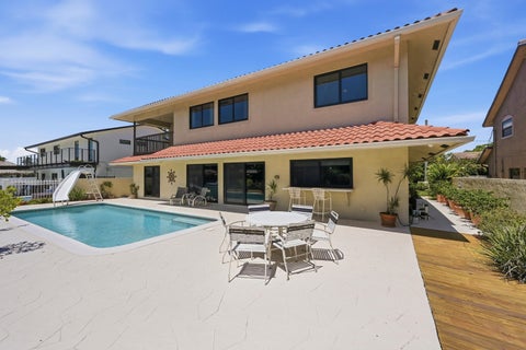 Tiny photo for 370 SE 13th Avenue, Pompano Beach, FL 33060 (MLS # B26047585)