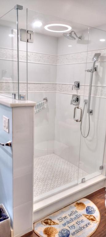 MARINA AT THE BLUFFS CONDO - Residential Lease