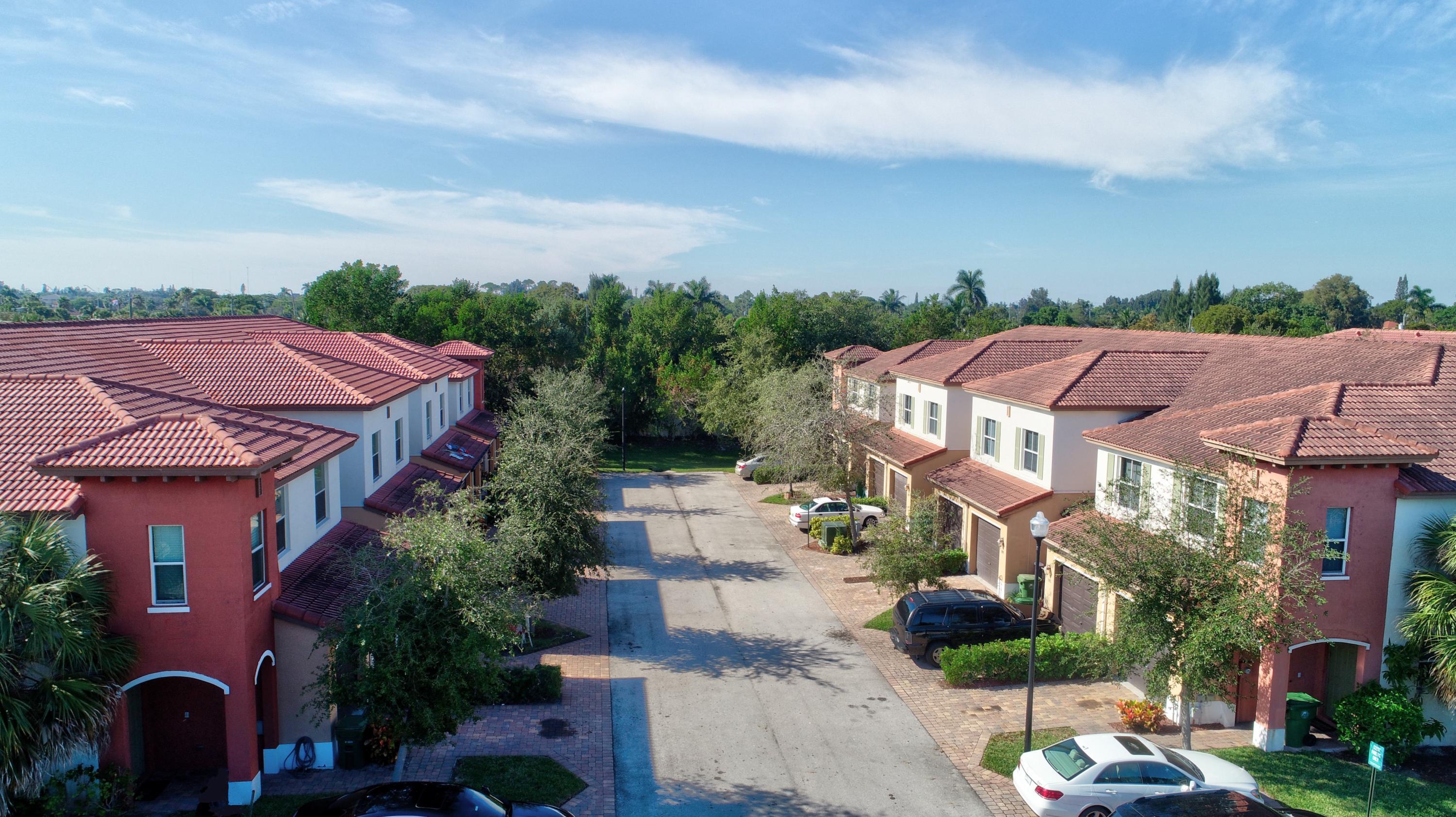 ST CHARLES LANDINGS - Residential Lease