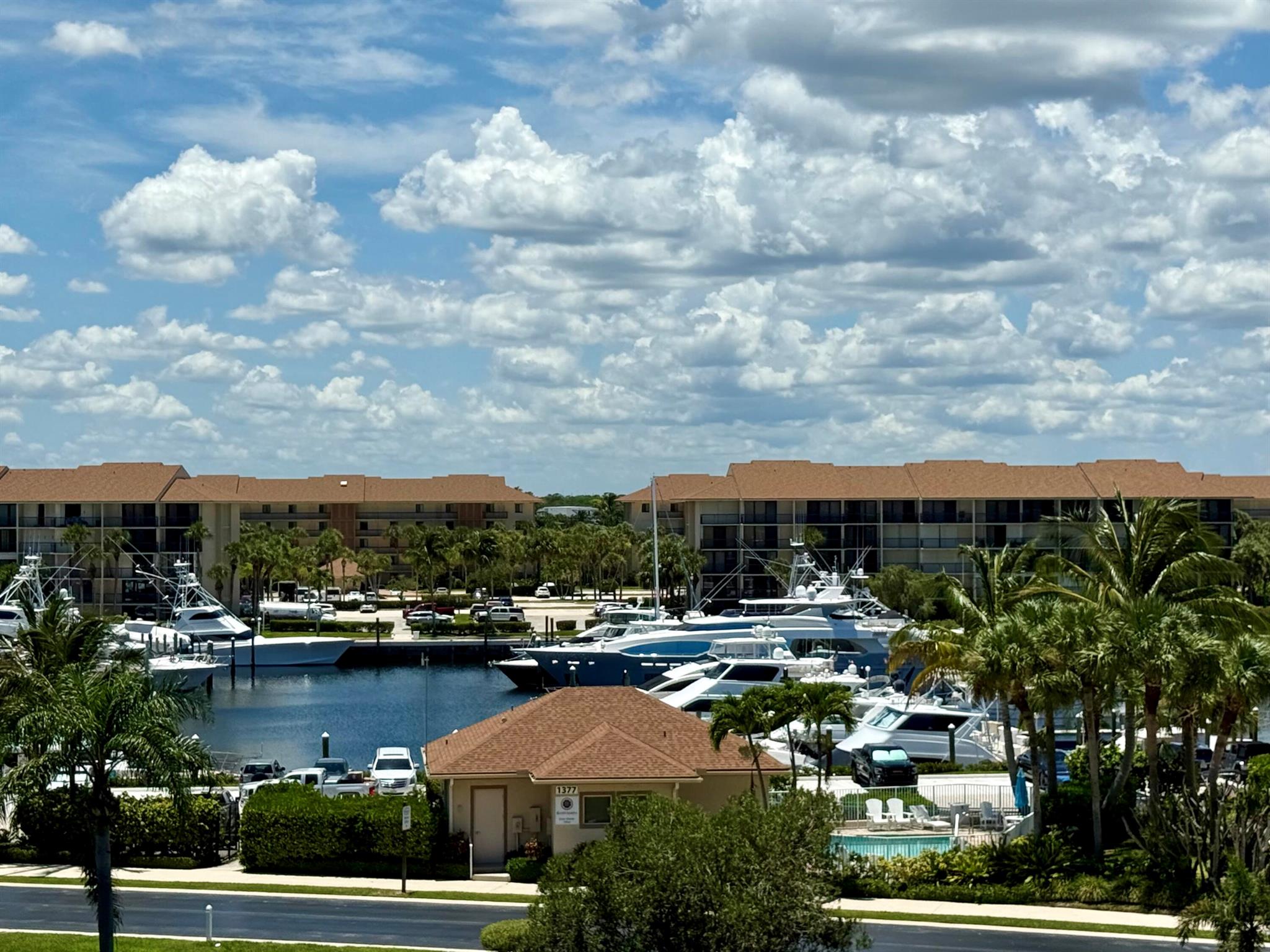 601 Seafarer Circle 504