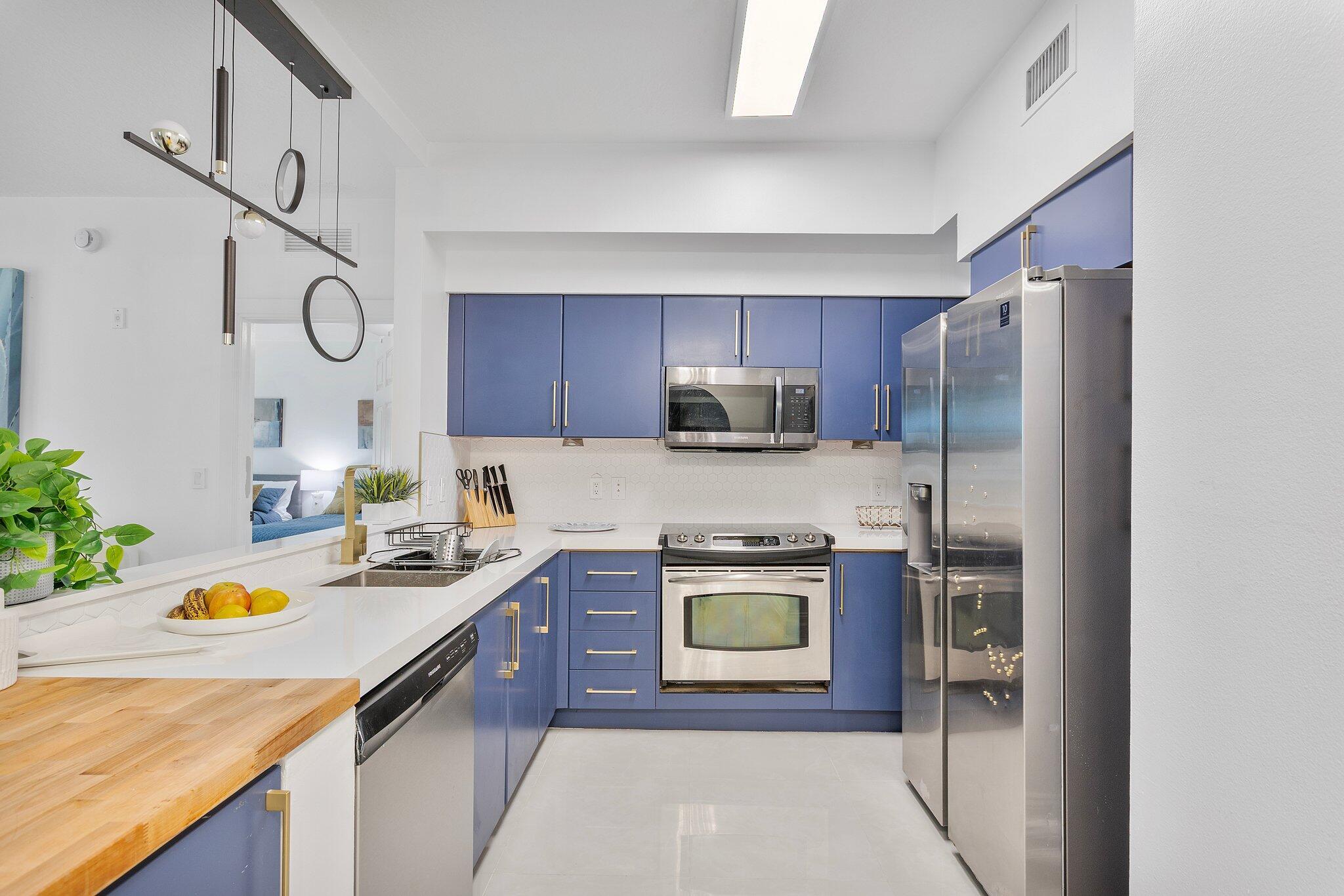 MOORINGS AT LANTANA CONDO - Residential Lease