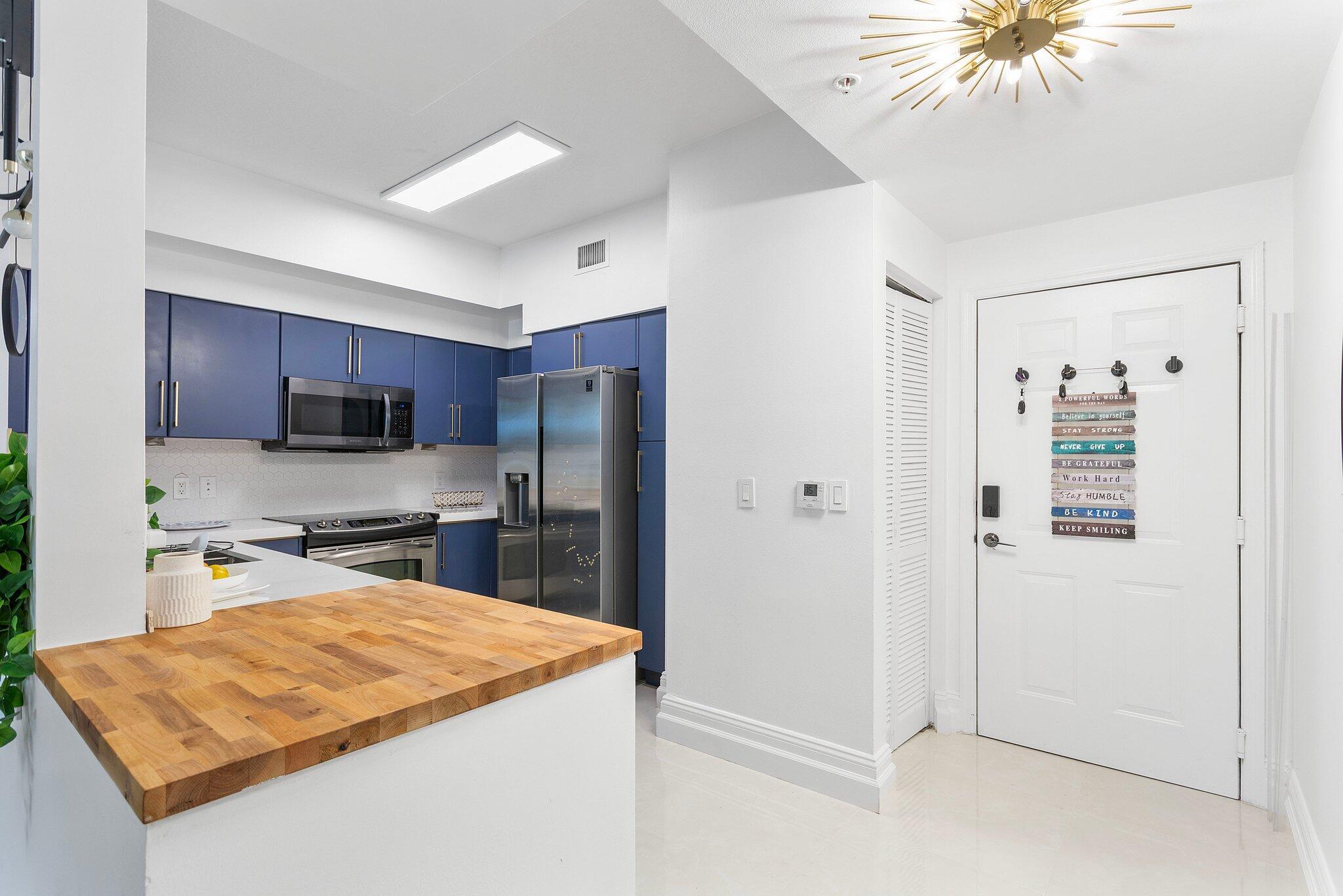 MOORINGS AT LANTANA CONDO - Residential Lease