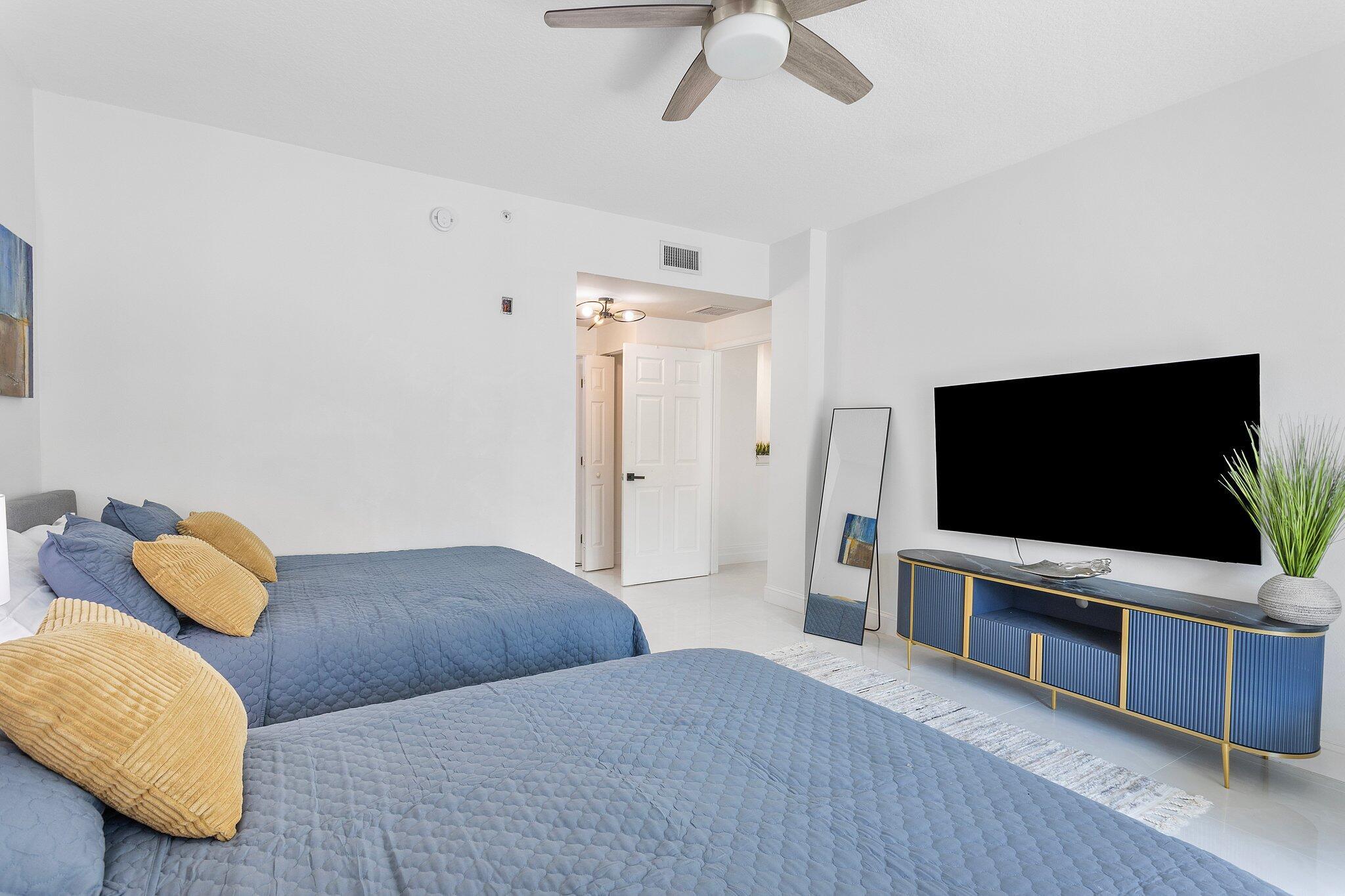 MOORINGS AT LANTANA CONDO - Residential Lease