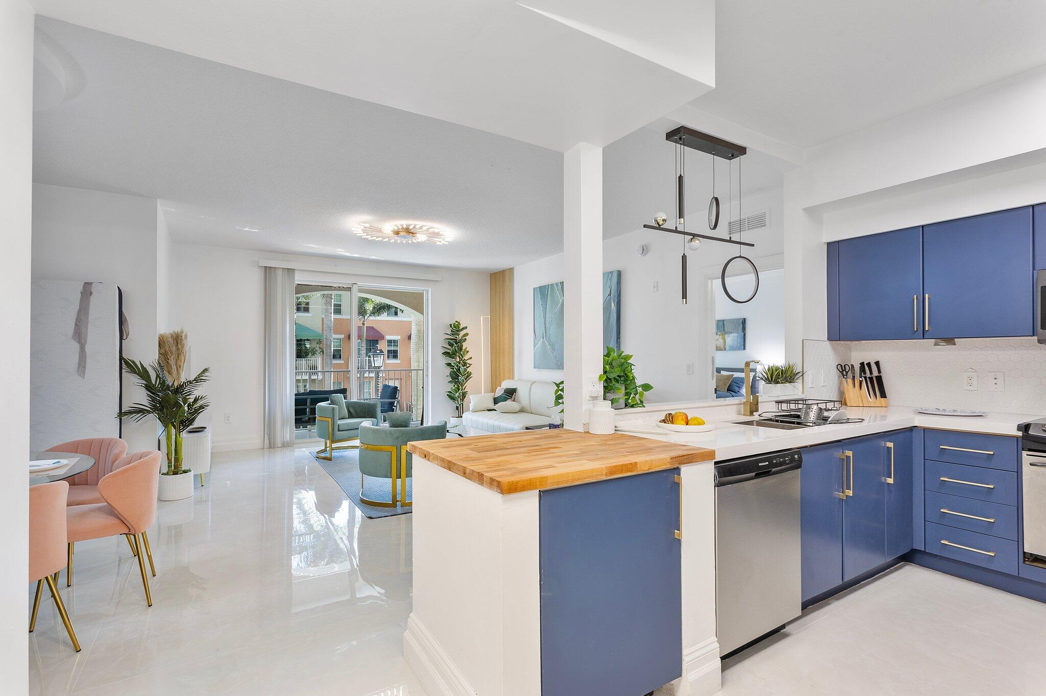 MOORINGS AT LANTANA CONDO - Residential Lease