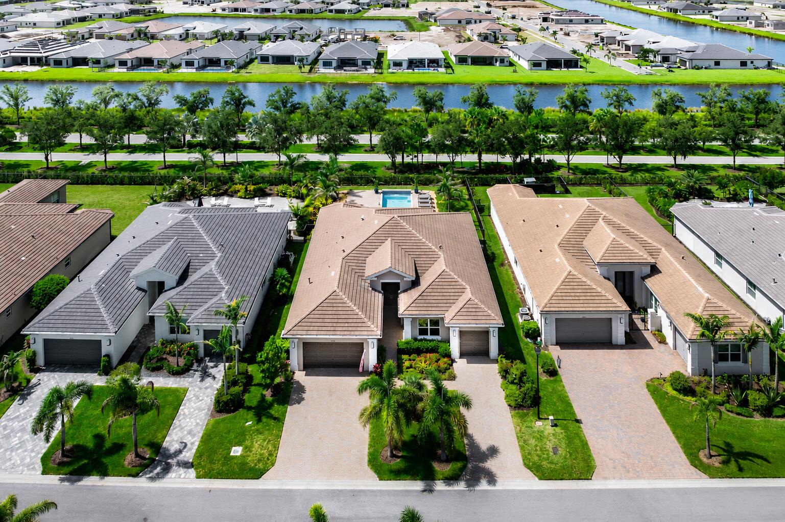 12818 SW Sea Goddess Lane