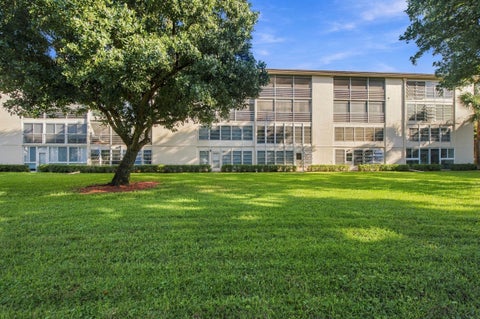 Tiny photo for 2305 LUCAYA Lane #E4, Coconut Creek, FL 33066 (MLS # B26085114)