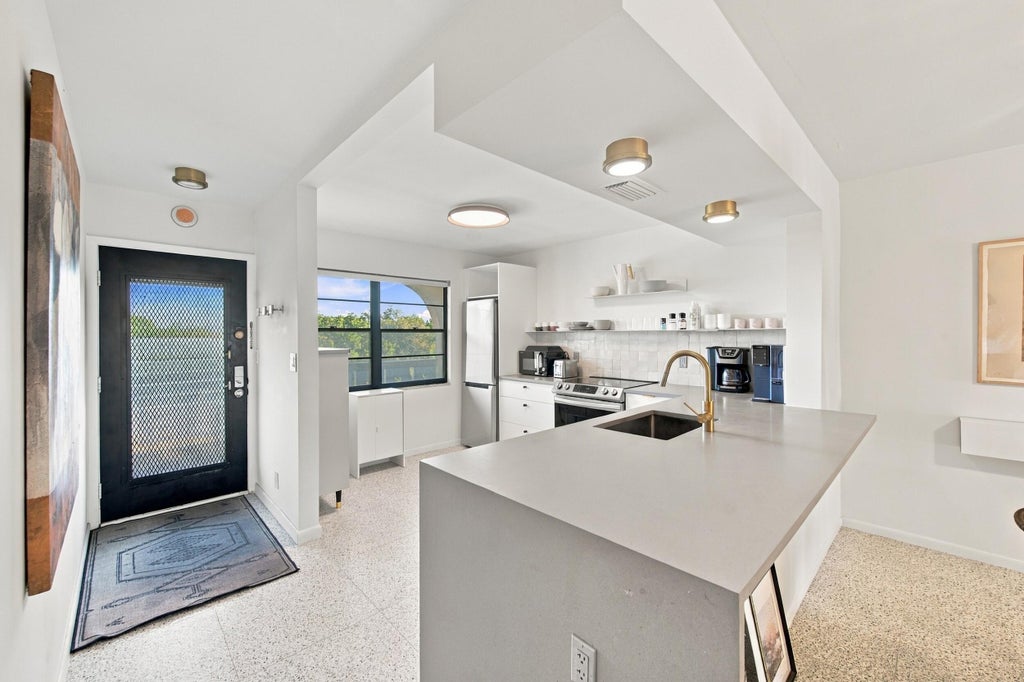Photo of 2305 LUCAYA Lane #E4, Coconut Creek, FL 33066 (MLS # B26085114)