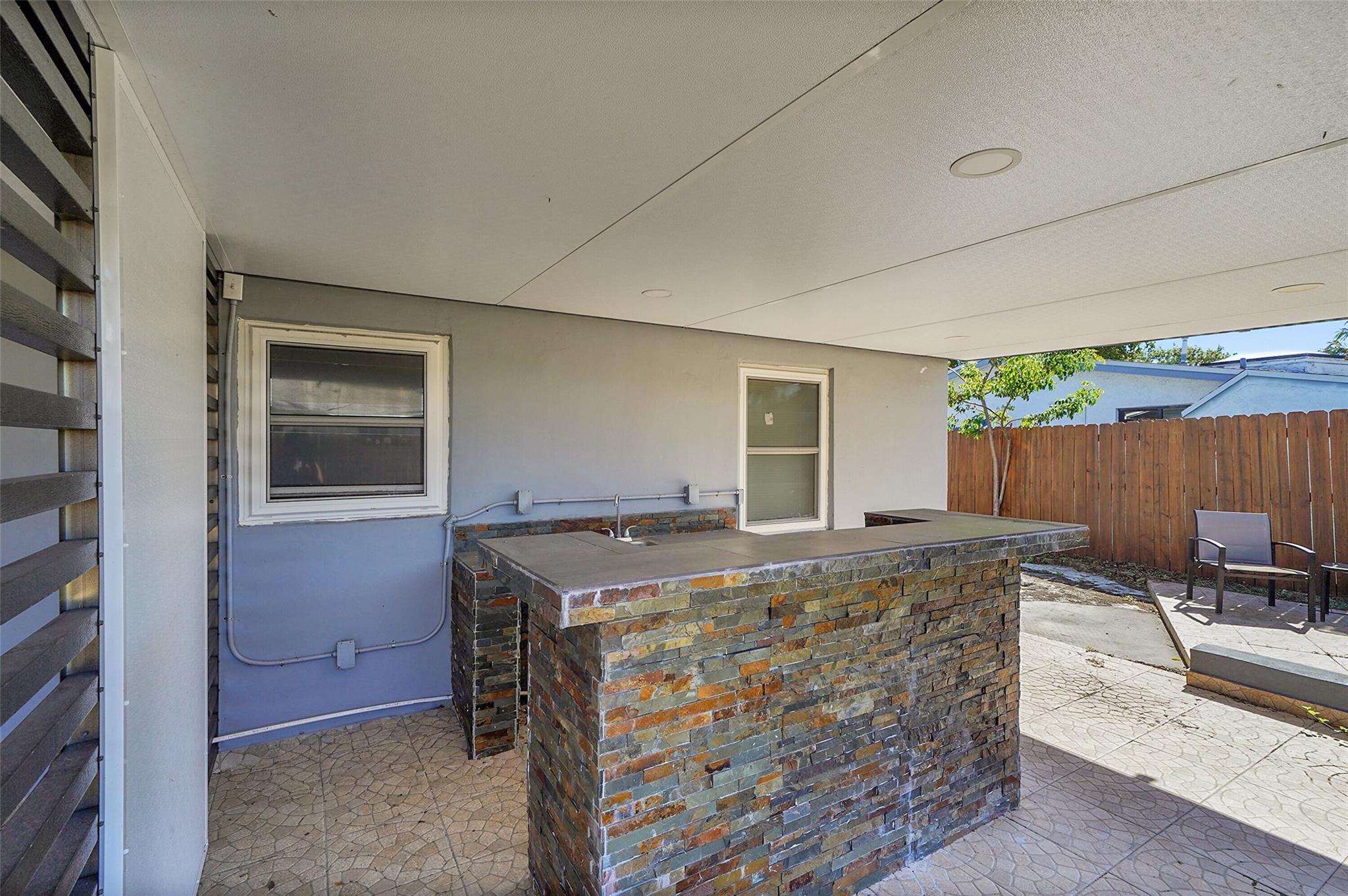 Cresthaven 5 40-4 B - Residential