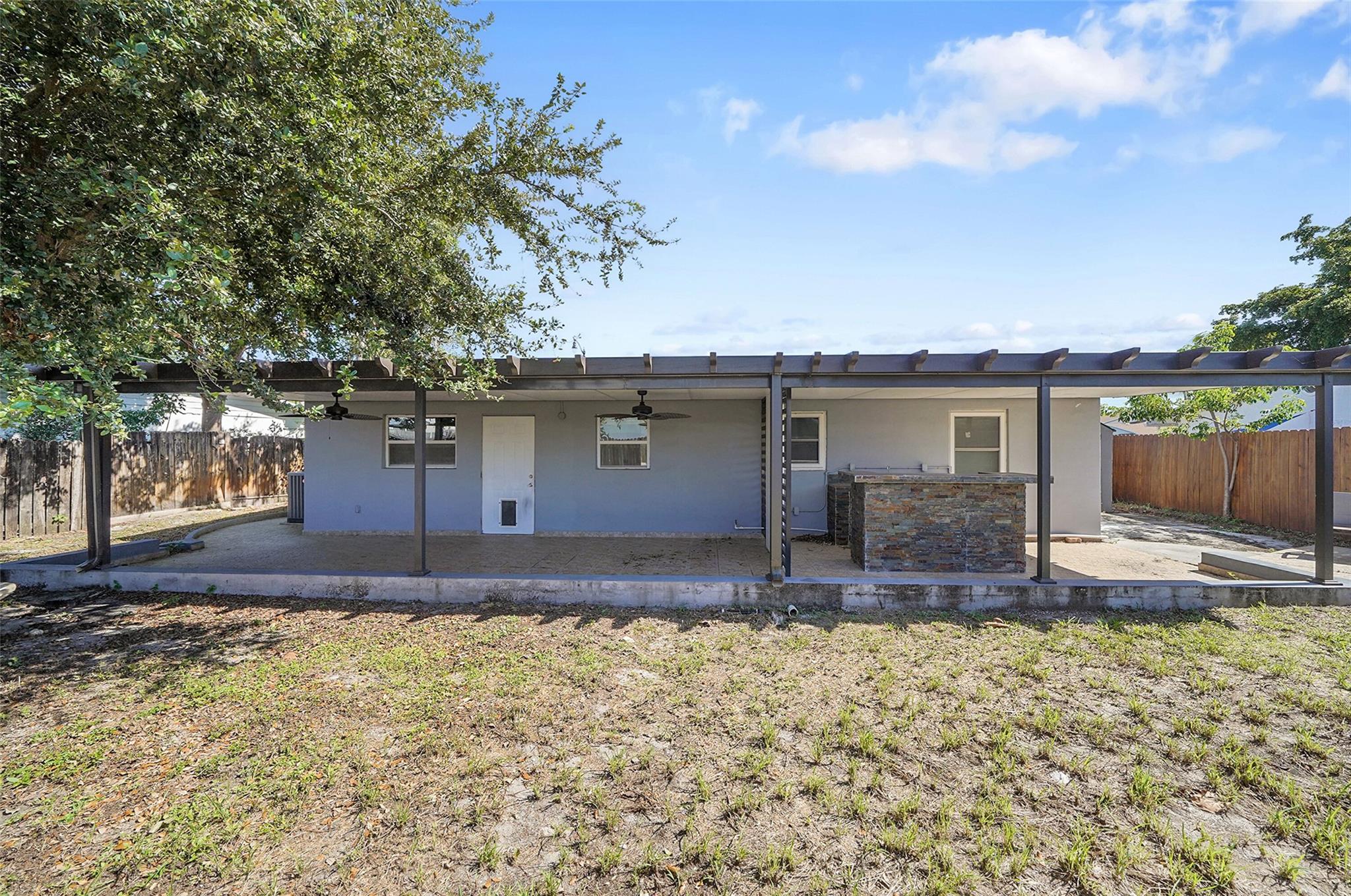 Cresthaven 5 40-4 B - Residential