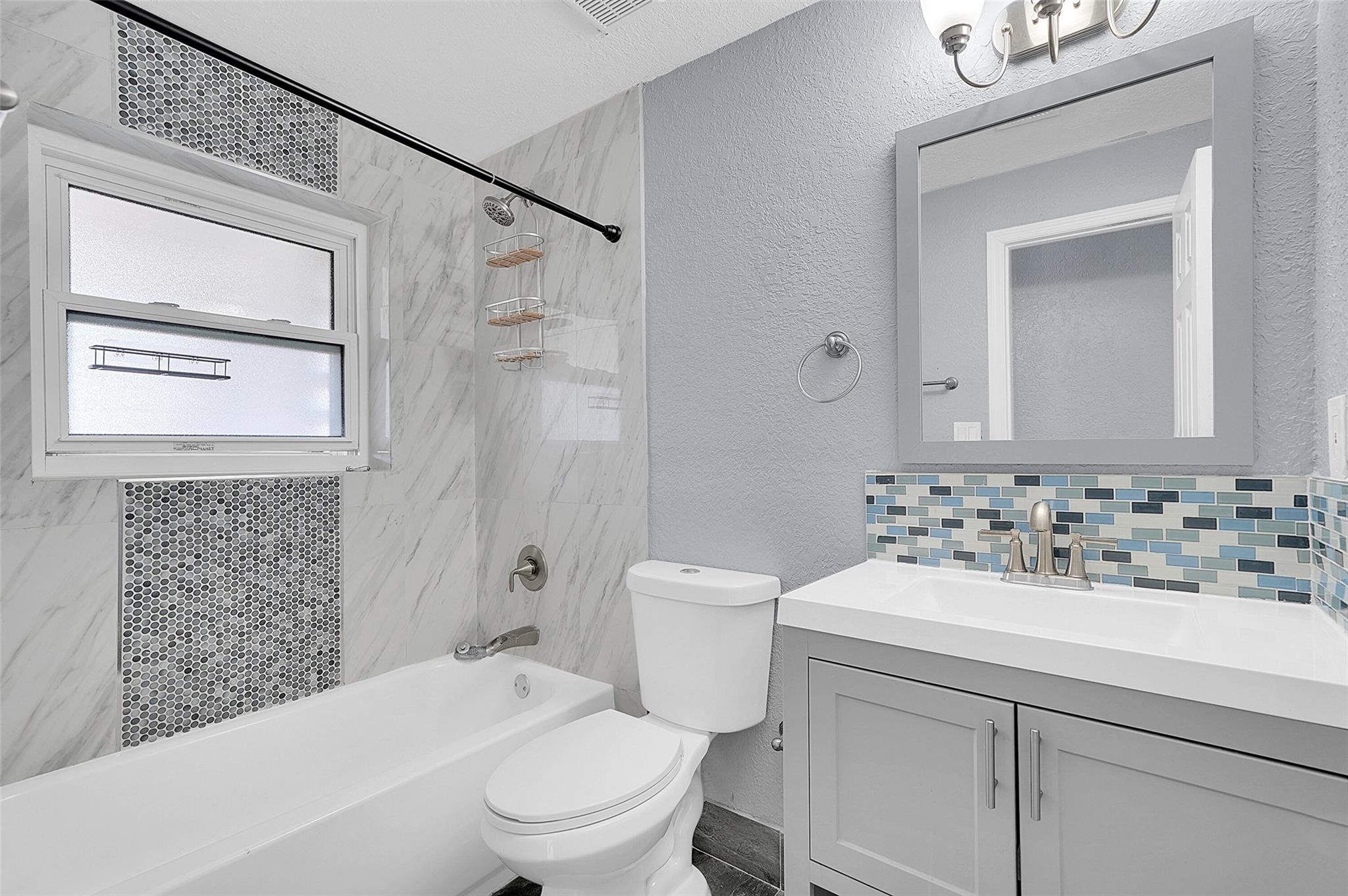 Cresthaven 5 40-4 B - Residential