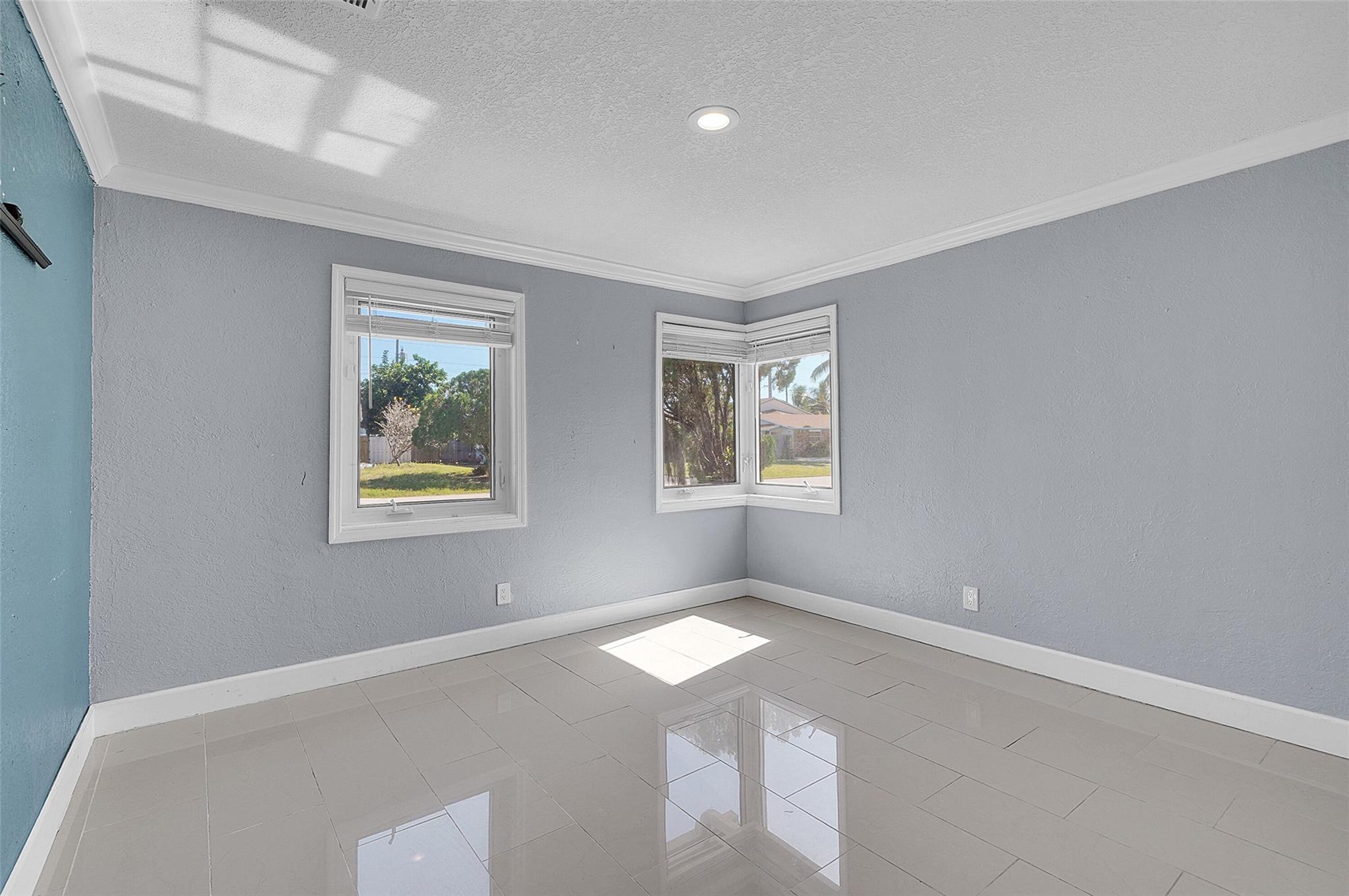 Cresthaven 5 40-4 B - Residential