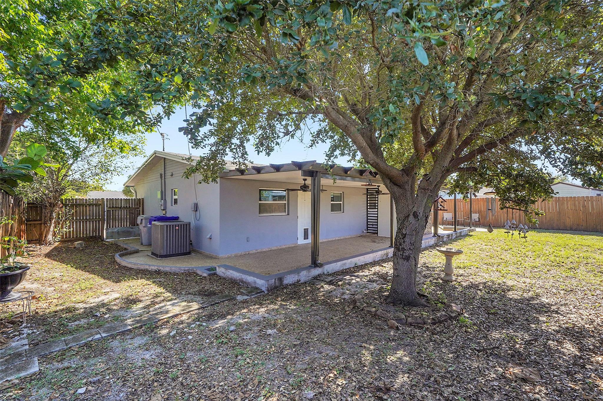 Cresthaven 5 40-4 B - Residential