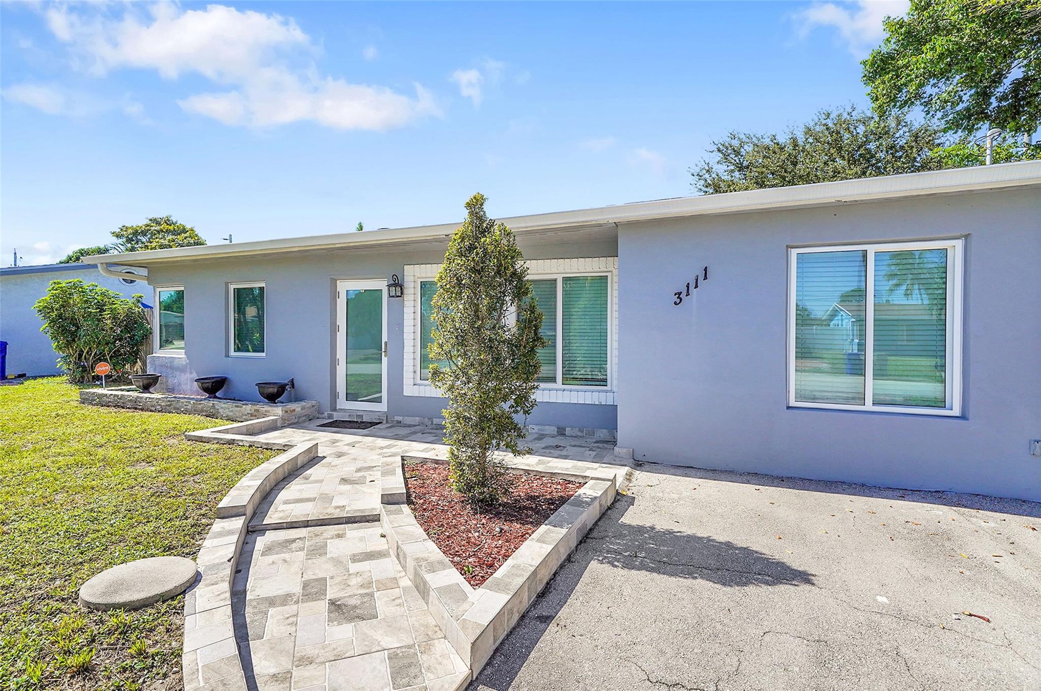 3111 NE 11th Ter