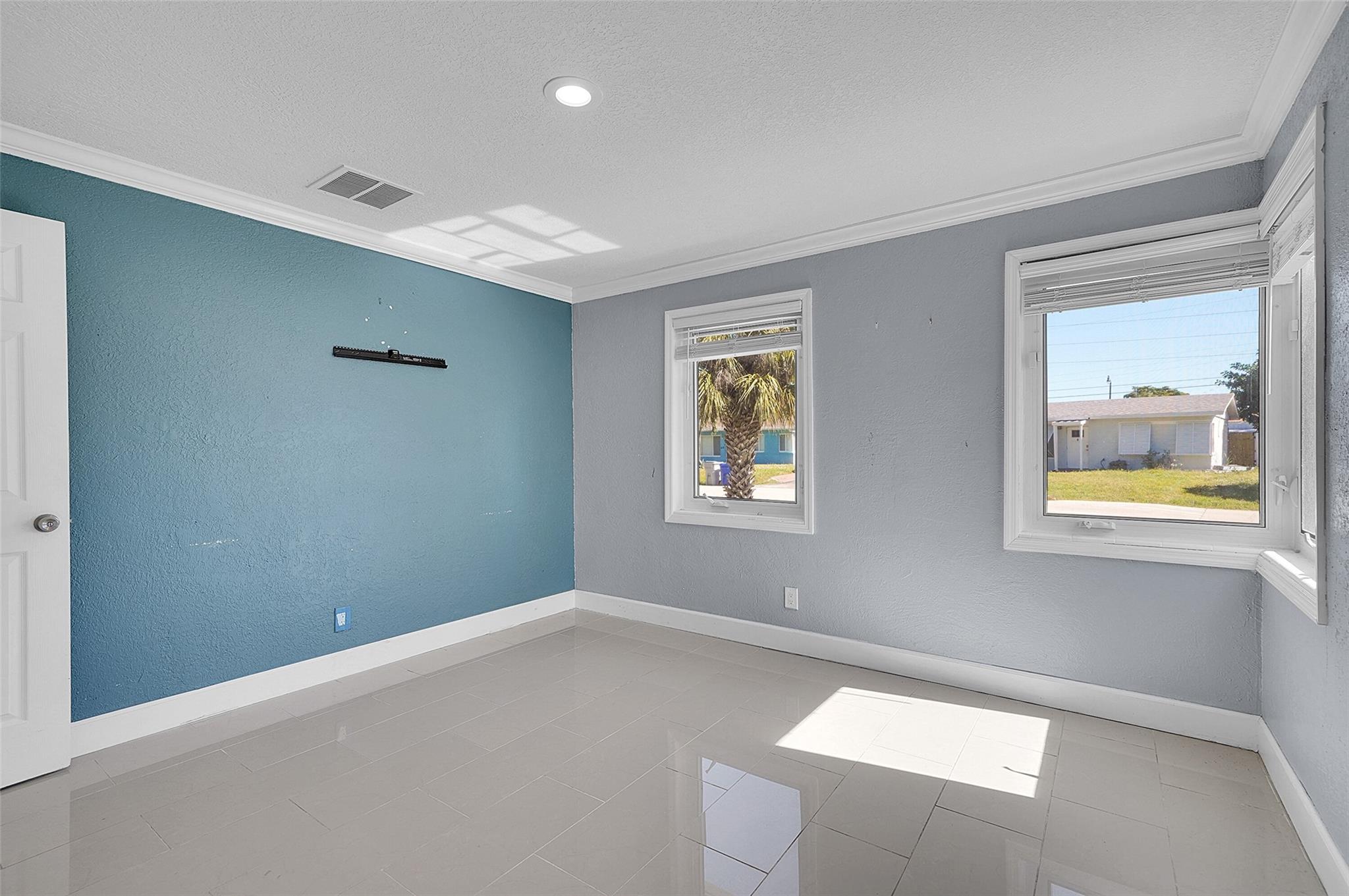 Cresthaven 5 40-4 B - Residential