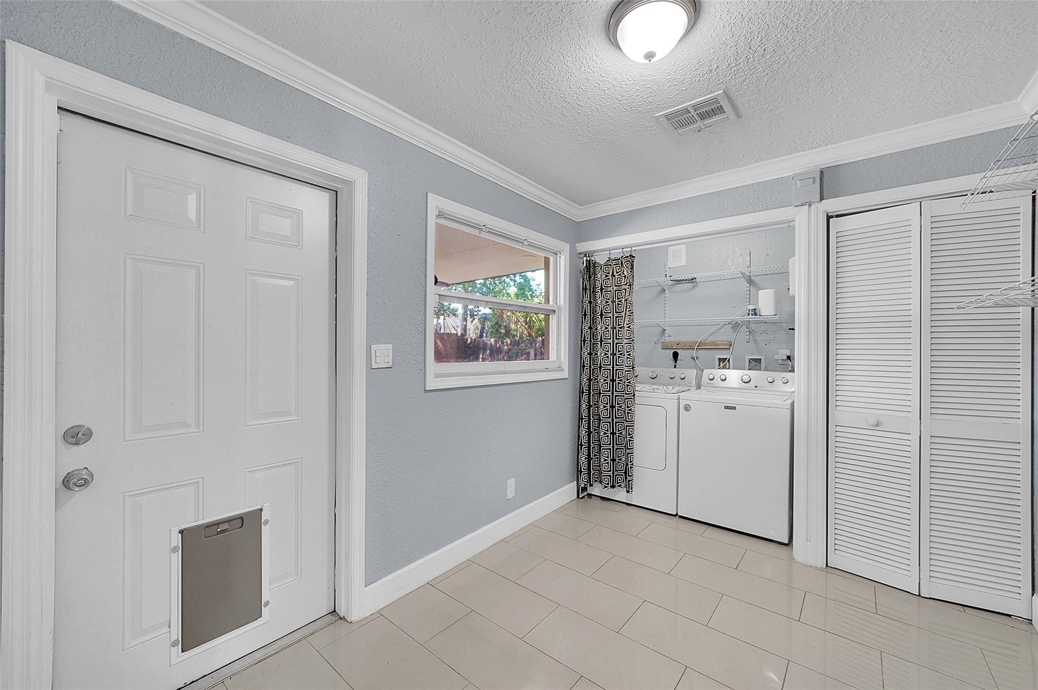 Cresthaven 5 40-4 B - Residential