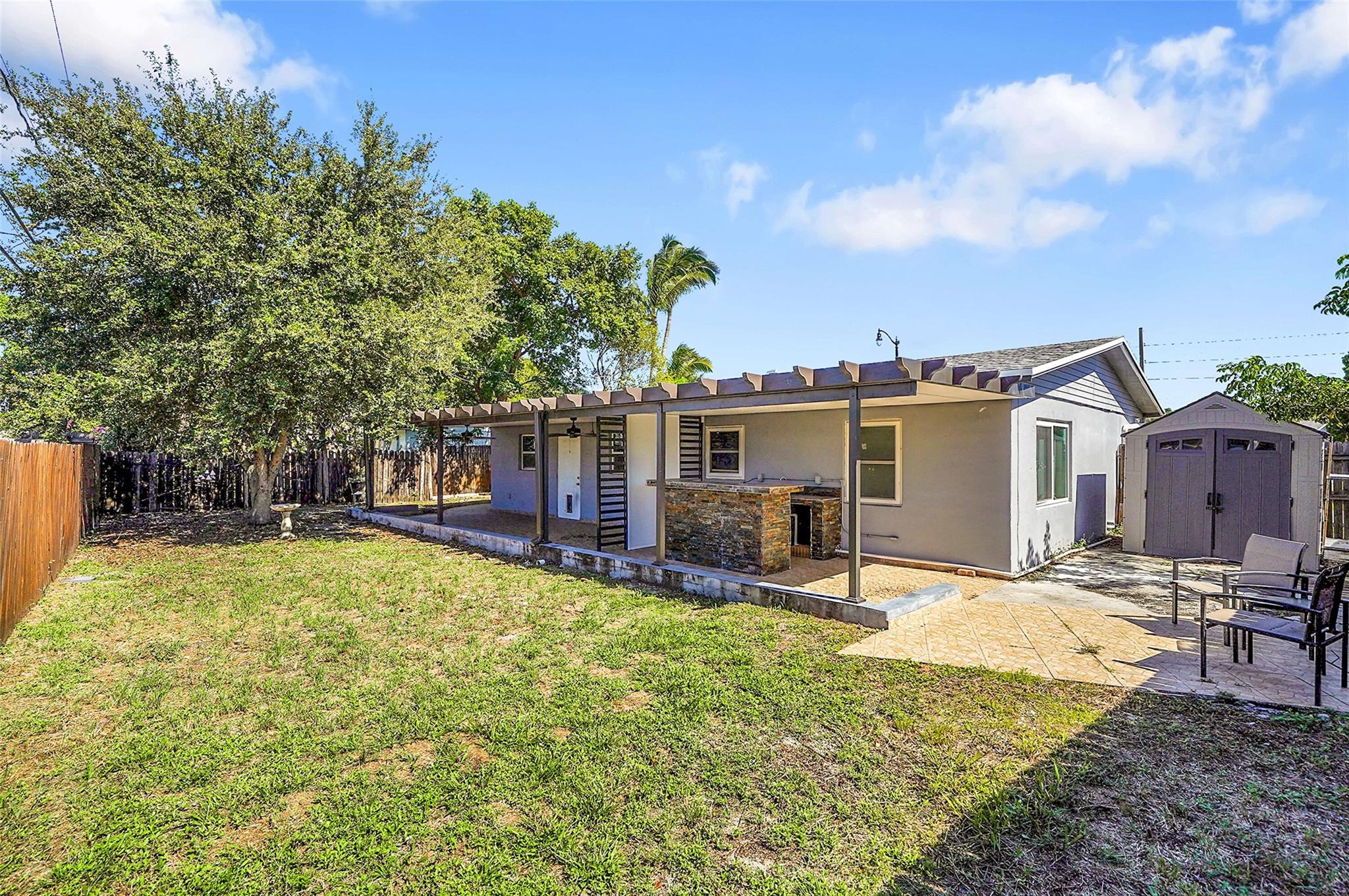 Cresthaven 5 40-4 B - Residential