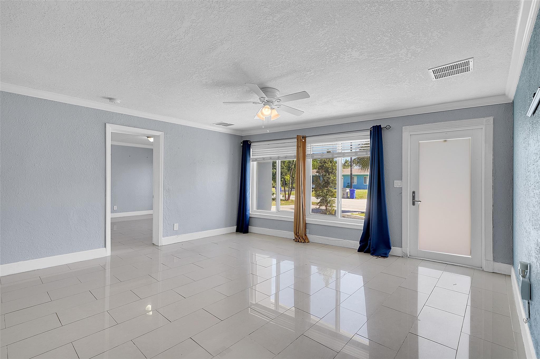 Cresthaven 5 40-4 B - Residential