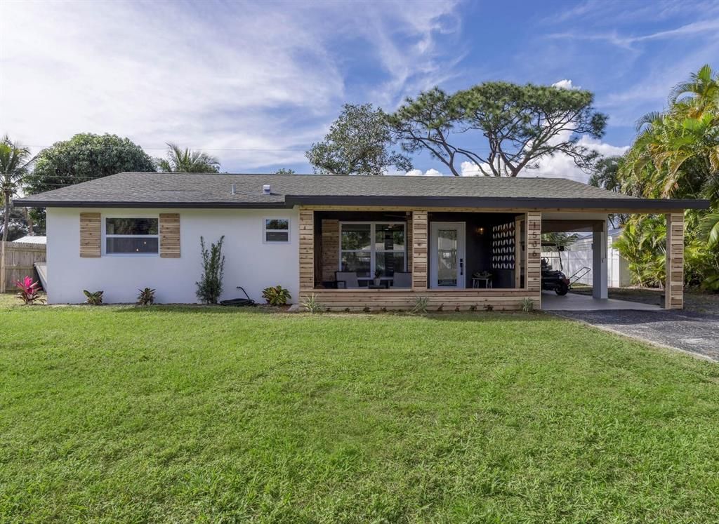 Photo of 1536 Treemont Avenue, Jupiter, FL 33469 (MLS # R10769845)