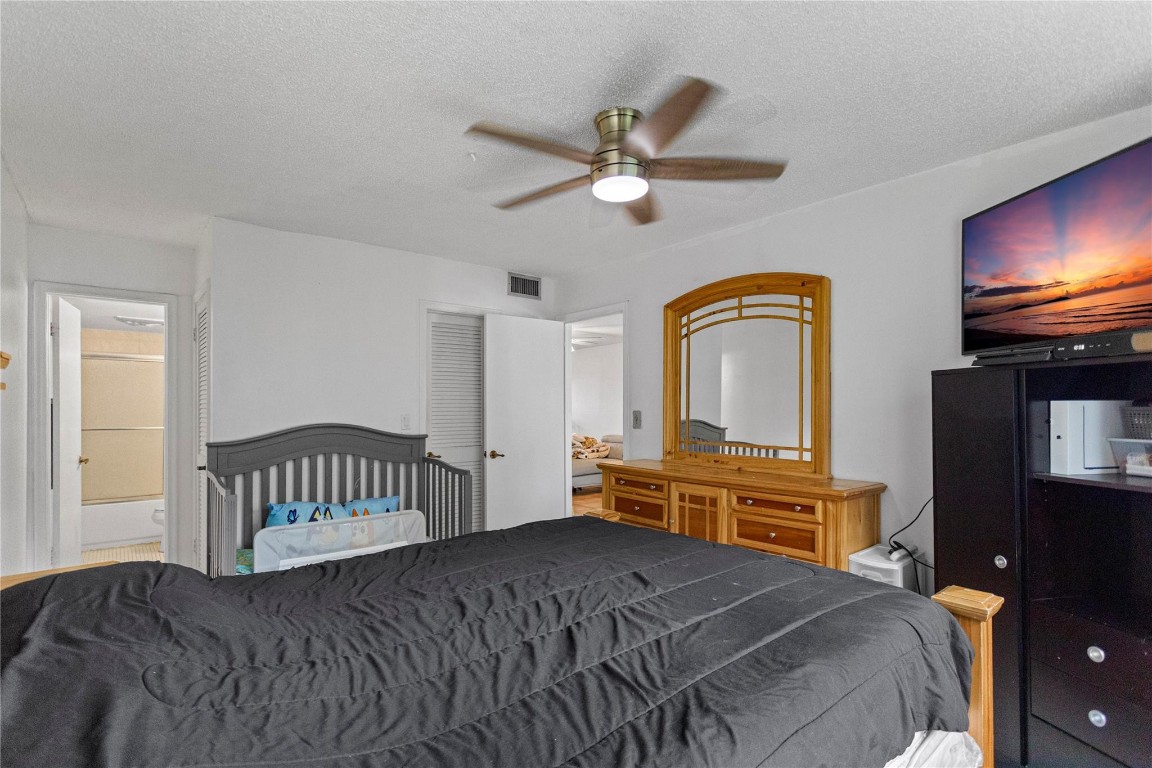 HOLLYBROOK - Residential